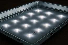 نقش بک لایت در تجربه تماشای سینمایی؛ از روشنایی تا عمق رنگ سیاه